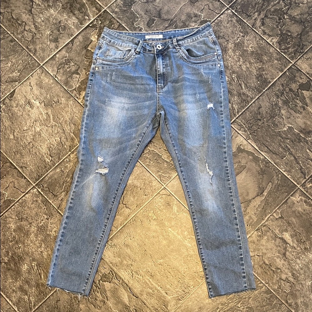 JEWELLY Distressed Women’s Medium/Light Wash Skinny Urban Indie Coastal Jeans